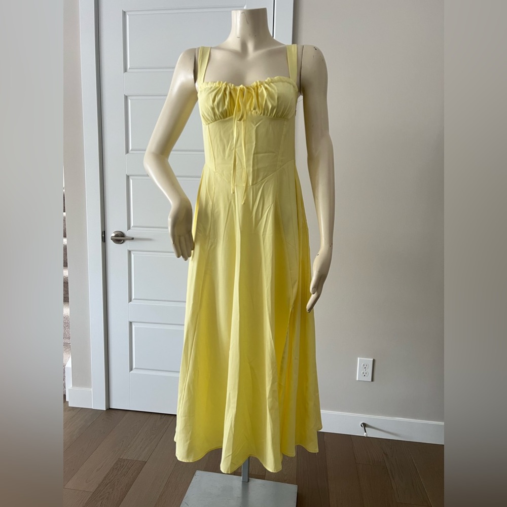 ✨ Yellow Midi Dress – Effortless Summer Statement ✨ - Picture 3 of 10